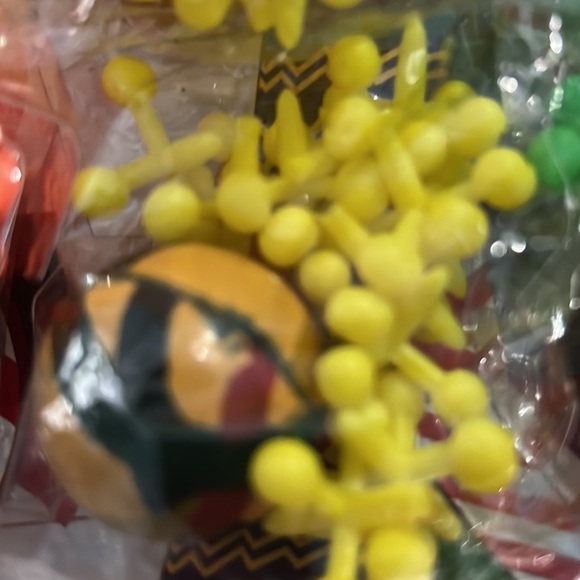 Jacks Game, 3 Sets, Each Set with 10 Plastic Jacks and 1 Marbleized Rubber Ball - Picture 2 of 5